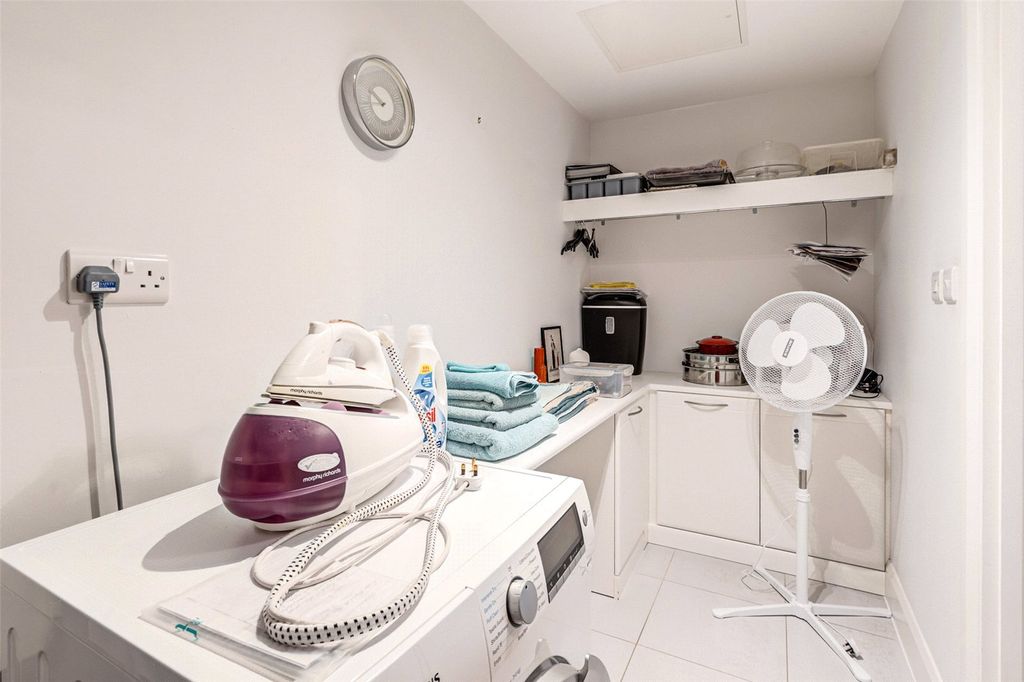 Additional image 19 of 2 bed flat to rentMarine Parade, Worthing, West Sussex BN11