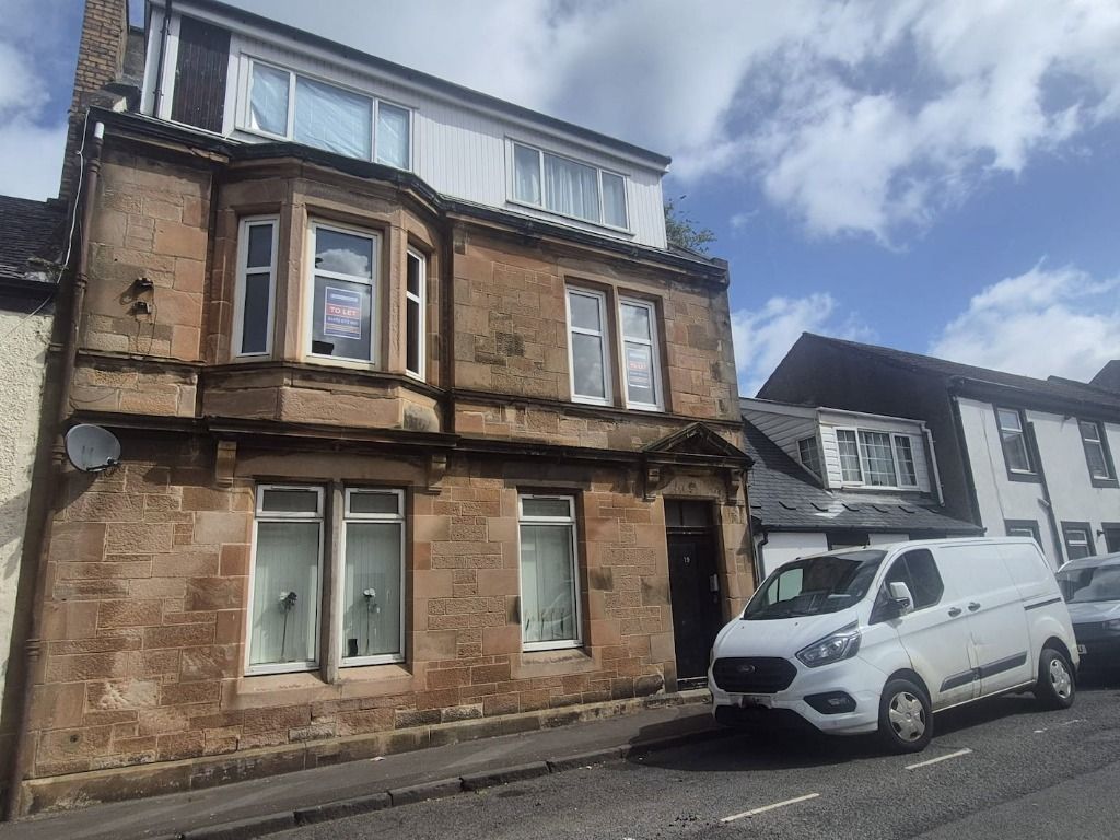 2 bed flat to rentNelson Street, Largs, North Ayrshire KA30
