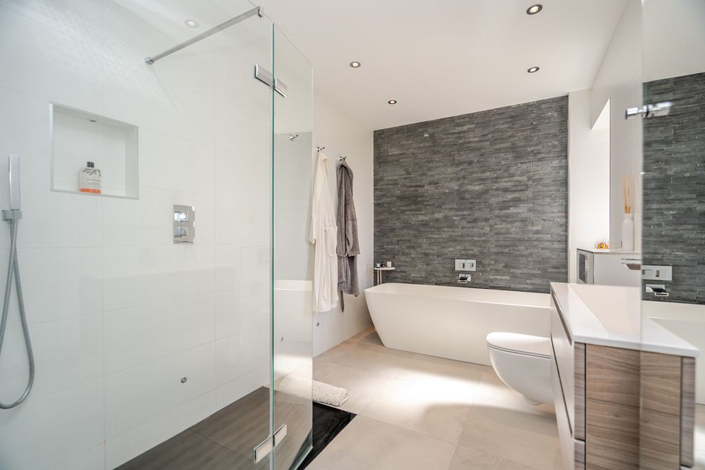 Additional image 30 of 6 bed detached house for saleOrchard Road, Pulloxhill, Bedford MK45