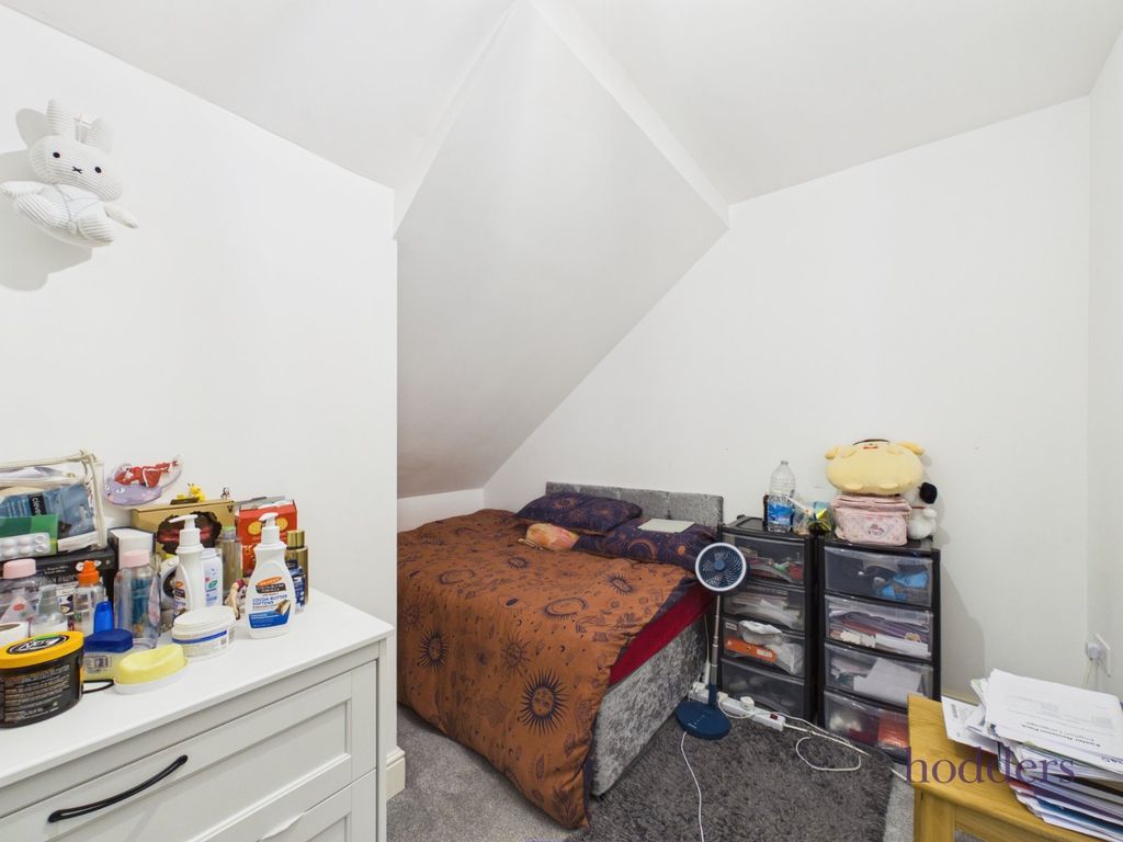Additional image 8 of 2 bed flat to rentFour Corners Chertsey, Pound Road, Chertsey KT16