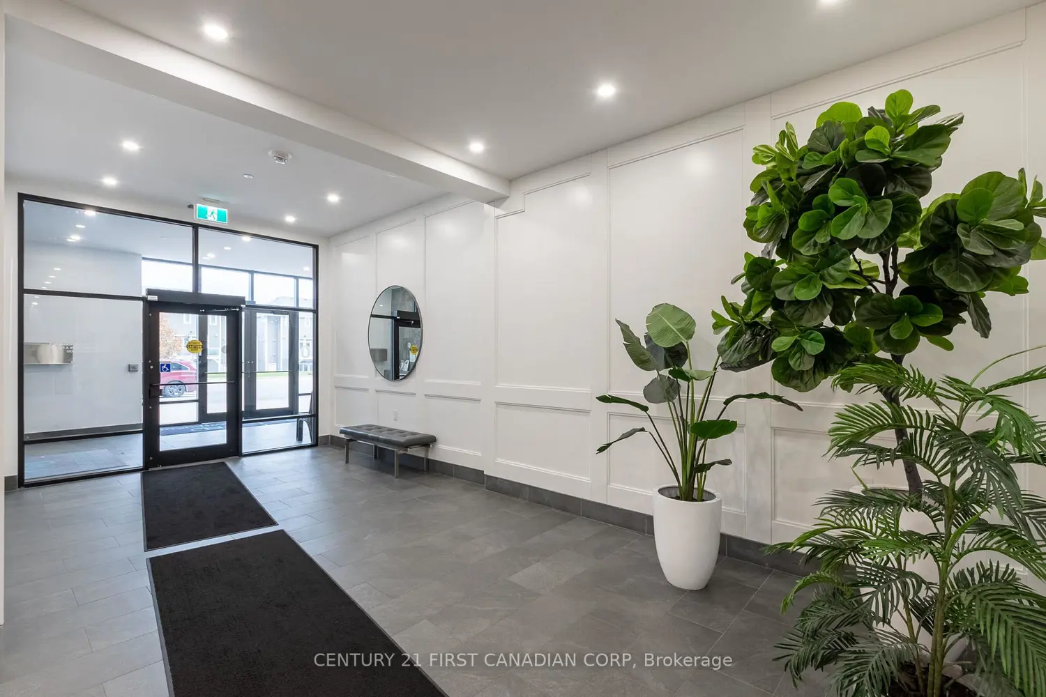 Additional image 10 of 260 Villagewalk Boulevard 208