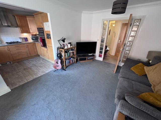 Additional image 7 of 2 bed flat to rentPriory Avenue, Taunton TA1