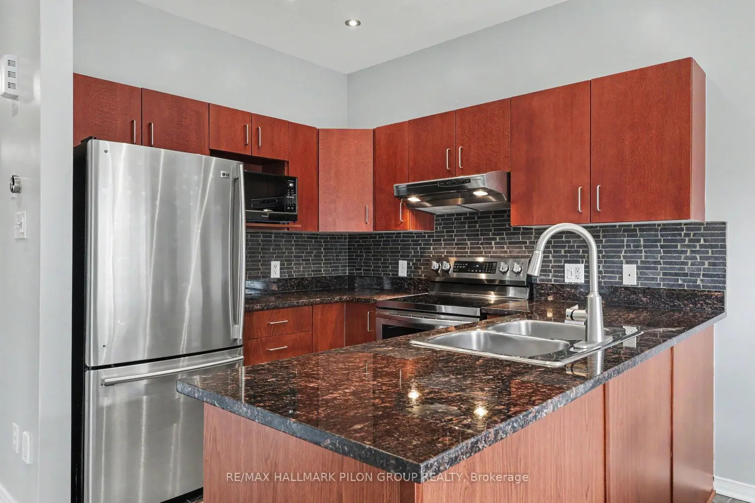 1046 Fieldfair Way photo 2