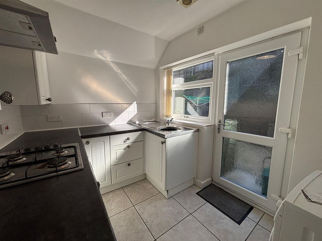 Additional image 9 of 1 bed flat to rentOxford Street, Mountain Ash CF45