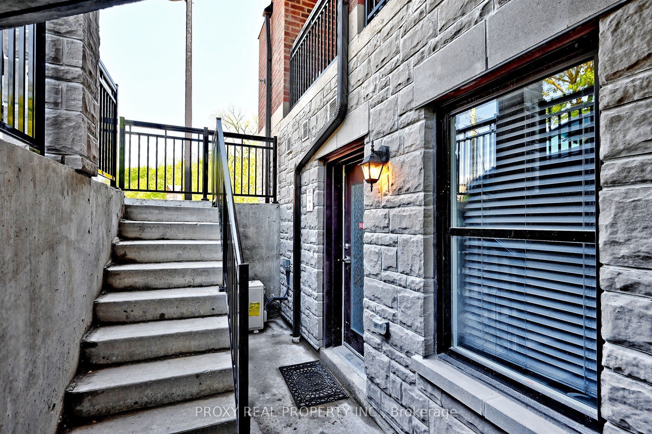 Additional image 3 of 104-15100 Yonge Street, Aurora, ON, L4G 4C8