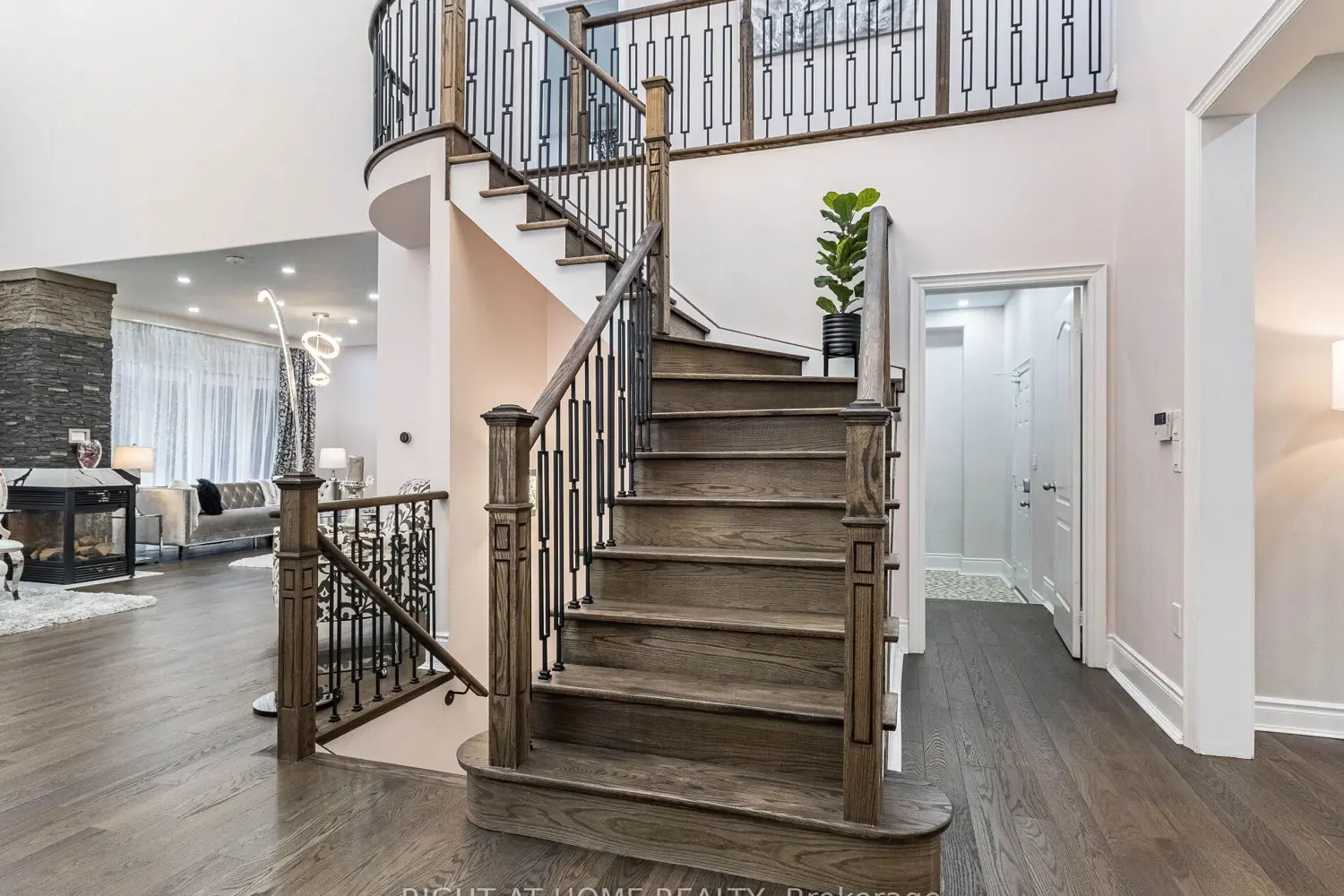 Additional image 11 of 3176 Stocksbridge Avenue