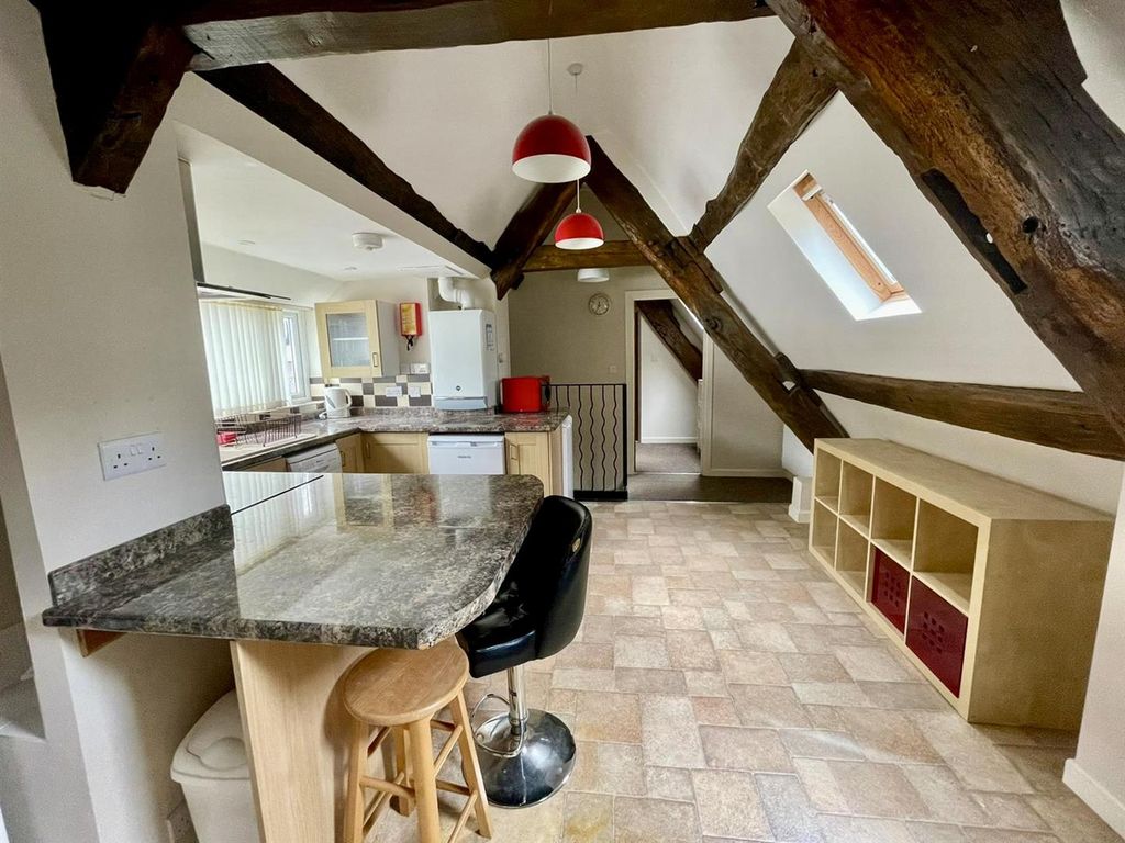Additional image 3 of 2 bed flat to rentMarket Place, Coleford GL16