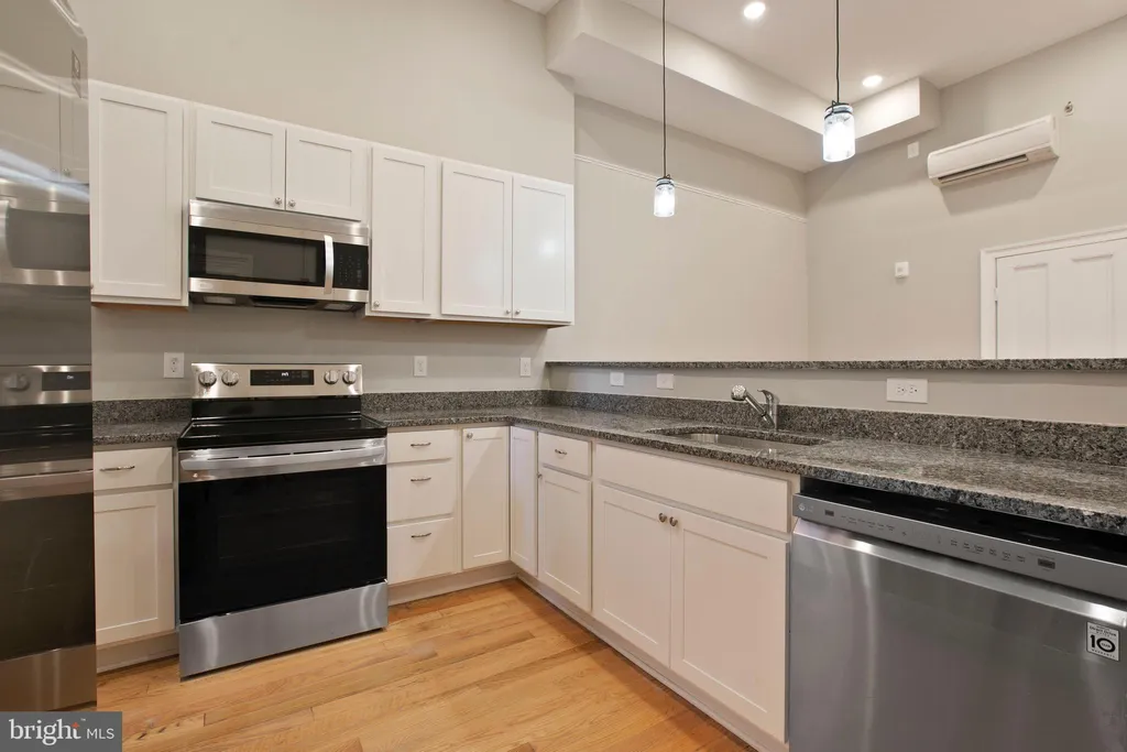 Additional image 12 of 106 W Saratoga Street, Baltimore, MD 21201