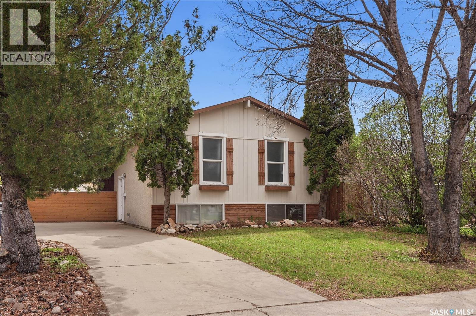 405 St Laurent Crescent, Saskatoon, SK, S7L4X3