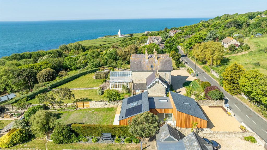 2 bed detached bungalow for saleNiton Undercliff, Isle Of Wight PO38