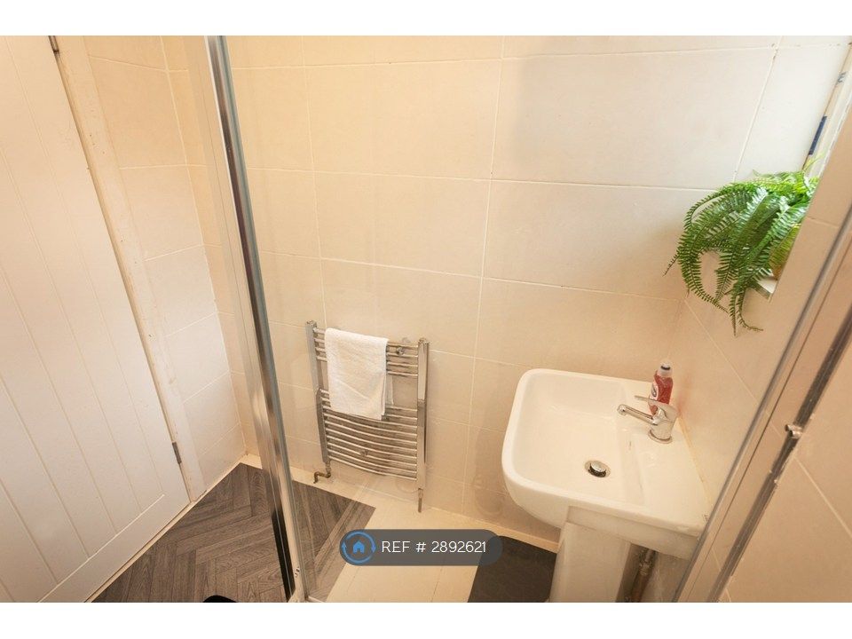 Additional image 17 of 6 bed terraced house to rentSaint Peters Road, Leicester LE2