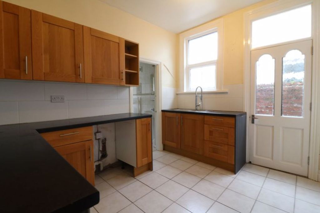 Additional image 3 of 2 bed flat to rentRisca Road, Newport NP20