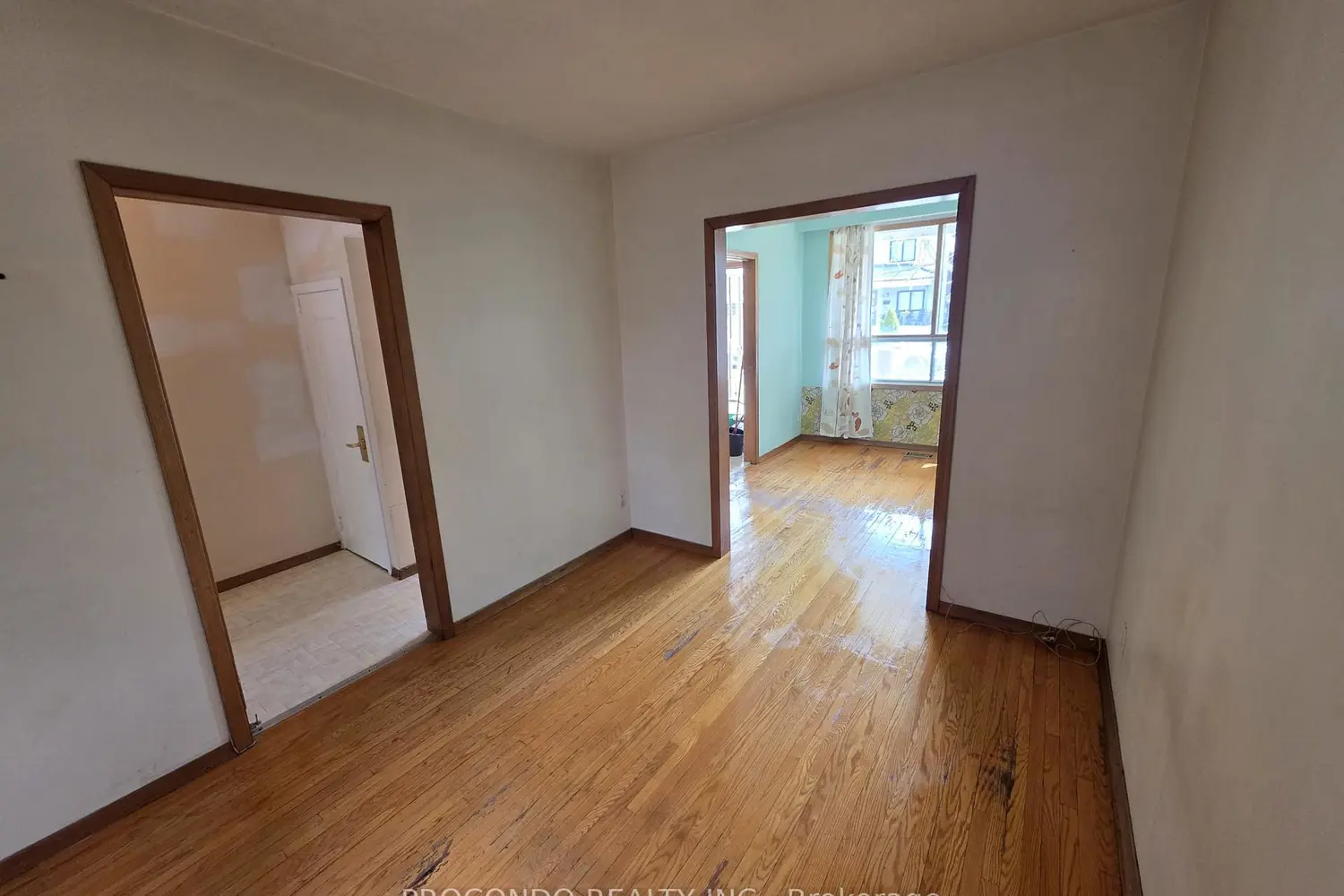 286 Harvie Avenue photo 3