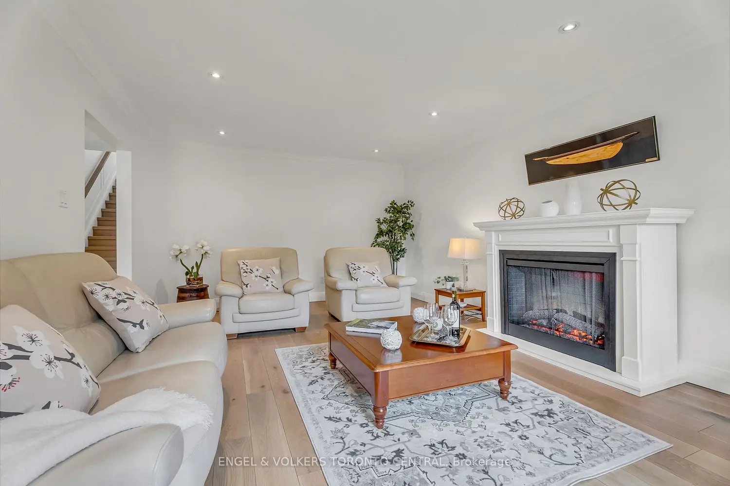 170 Fenn Avenue photo 3