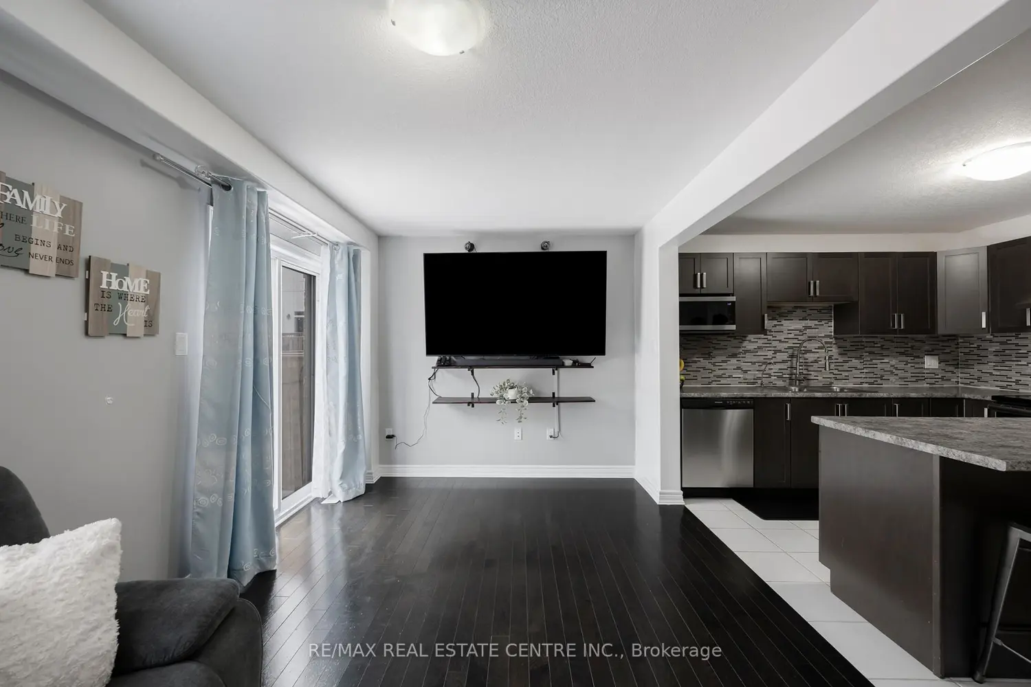 Additional image 9 of 124 Parkinson Crescent 67