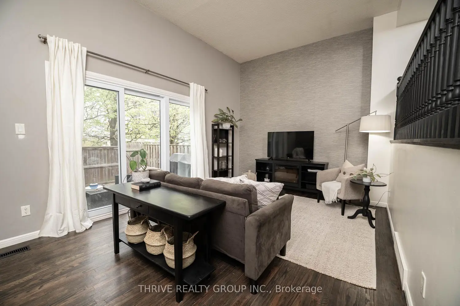 300 Sandringham Crescent 70