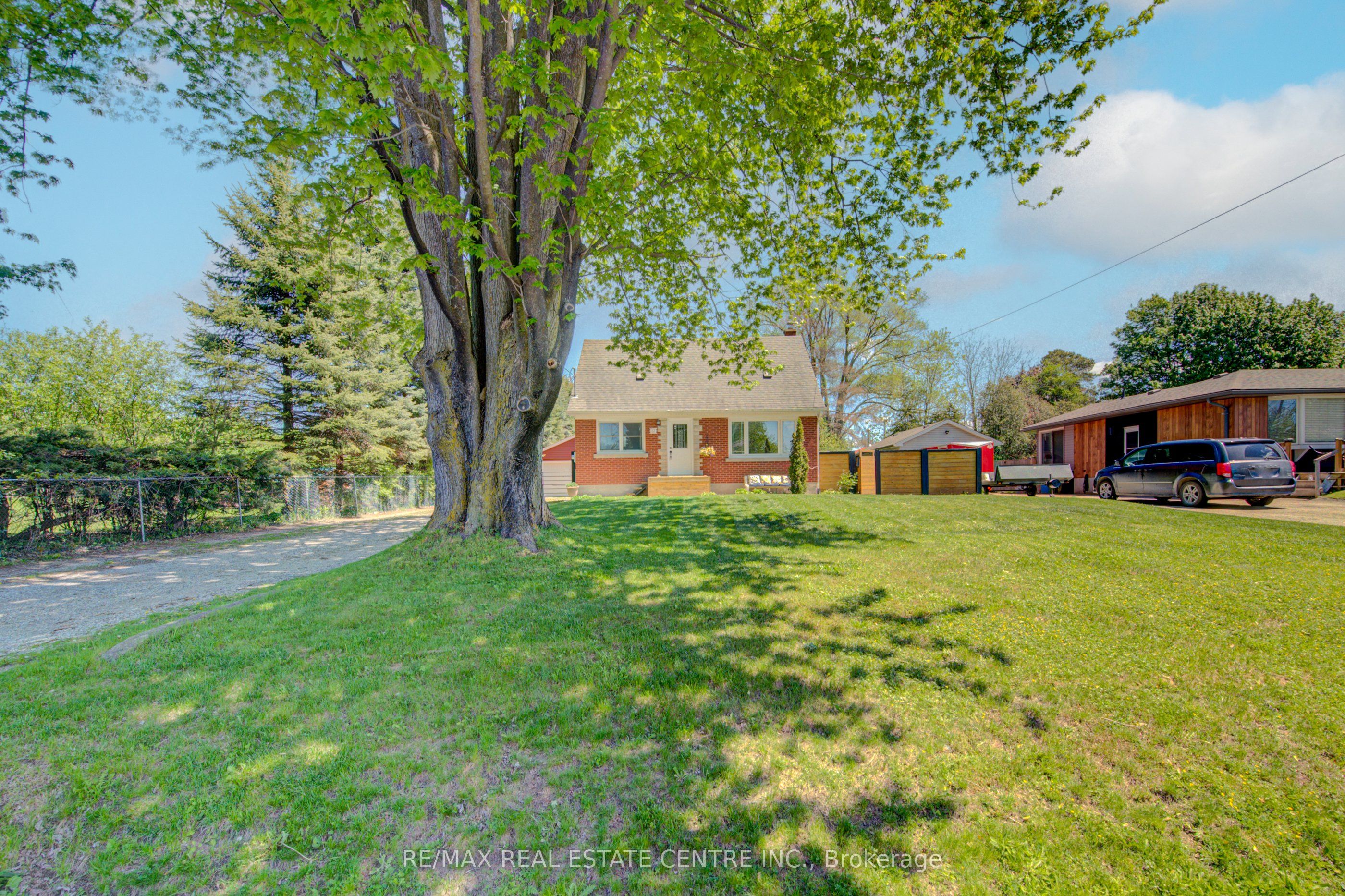 Additional image 2 of 17 Daniel Avenue, Kitchener, ON, N2K 1E8