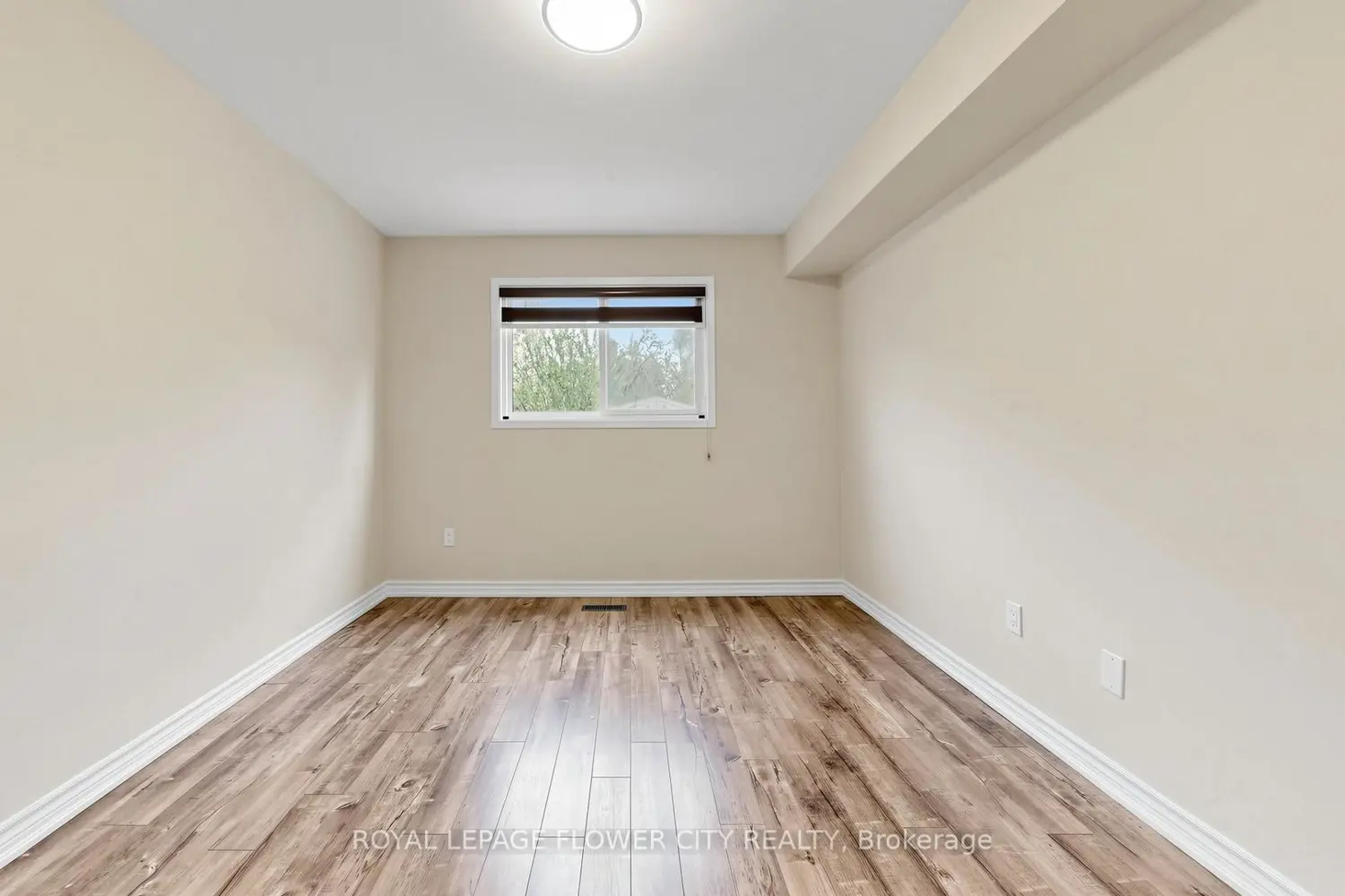 Additional image 14 of 307 Royal Salisbury Way
