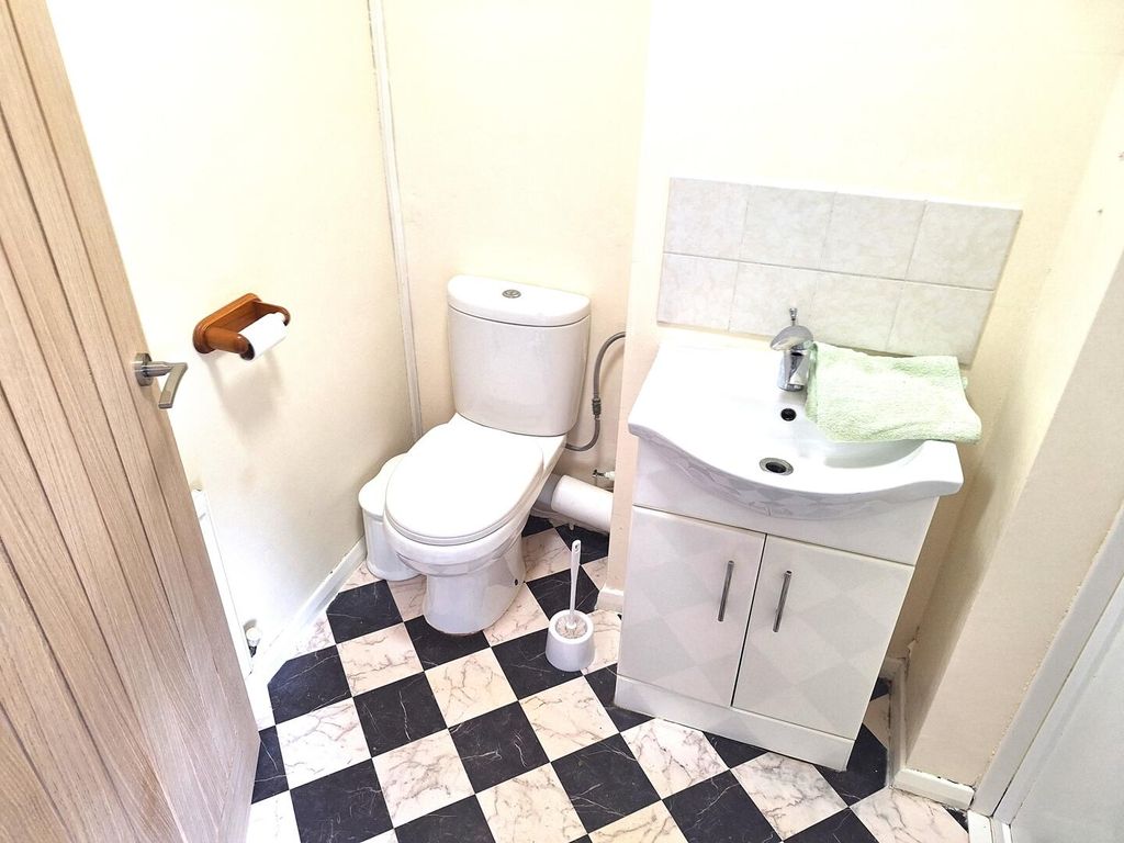 Additional image 5 of 3 bed property to rentMaes Ty Canol, Baglan, Port Talbot SA12