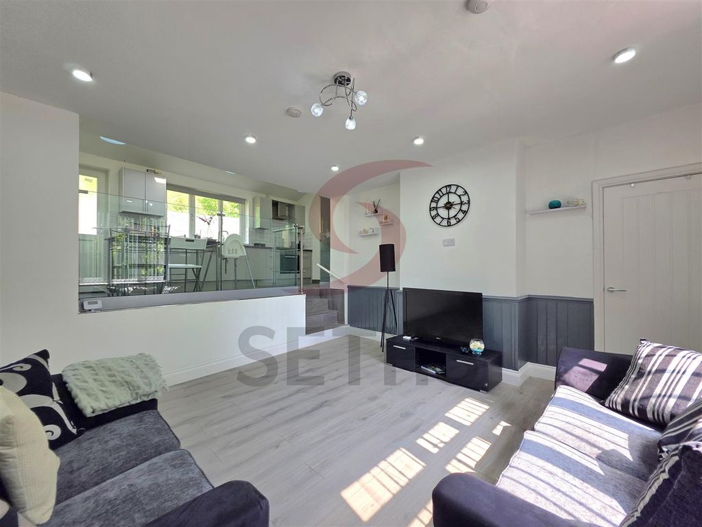 Additional image 4 of 2 bed flat to rentGipsy Lane, Humberstone, Leicester LE5