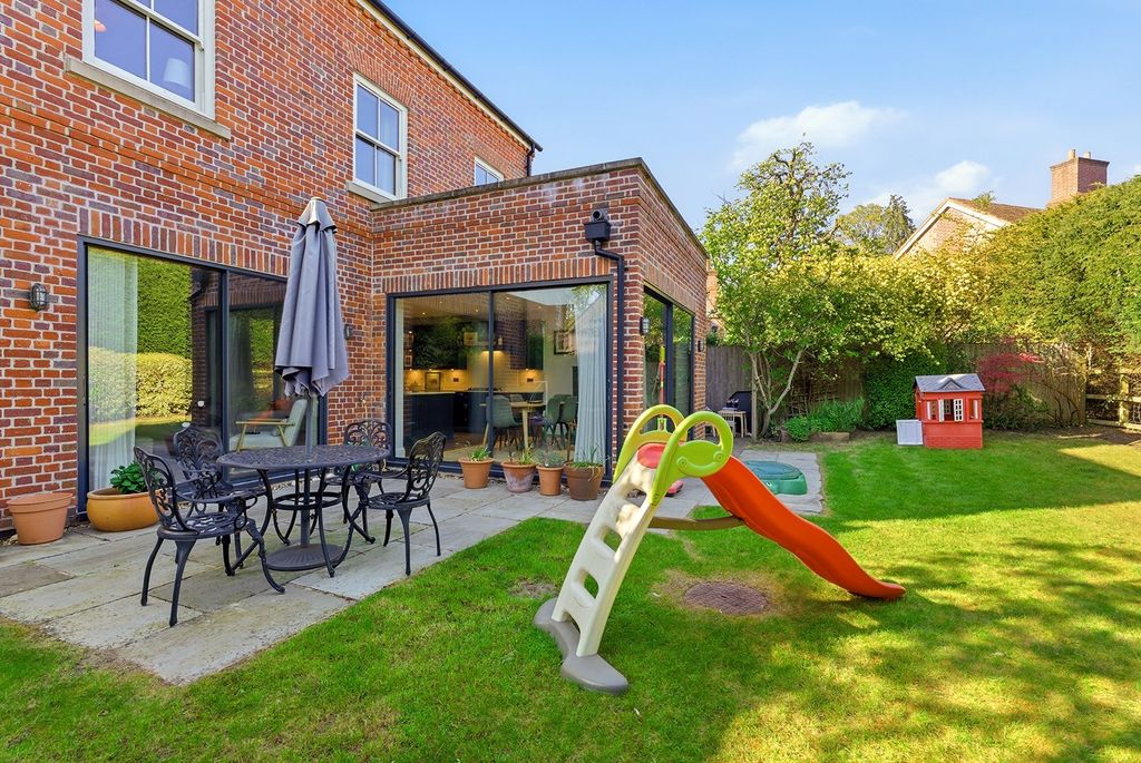 Additional image 4 of 5 bed detached house for saleOrchard Green, Beaconsfield, Buckinghamshire HP9