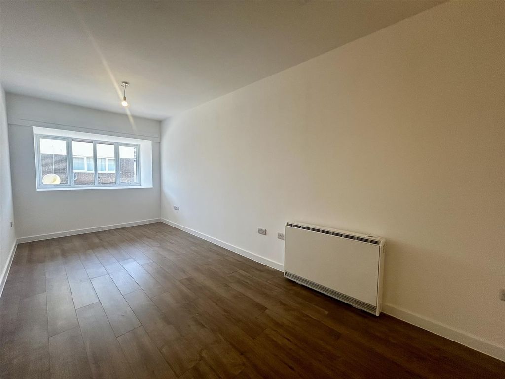 Additional image 5 of 2 bed flat to rentWoodstock Way, Caldicot NP26