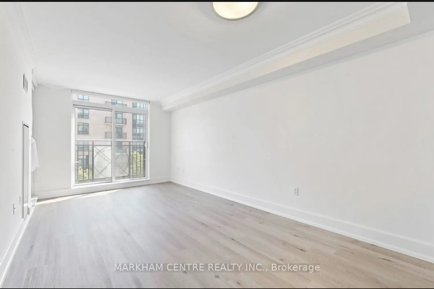 650 Sheppard Avenue 312 photo 3