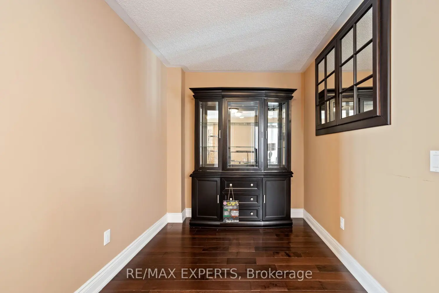 118 Senator Way photo 4