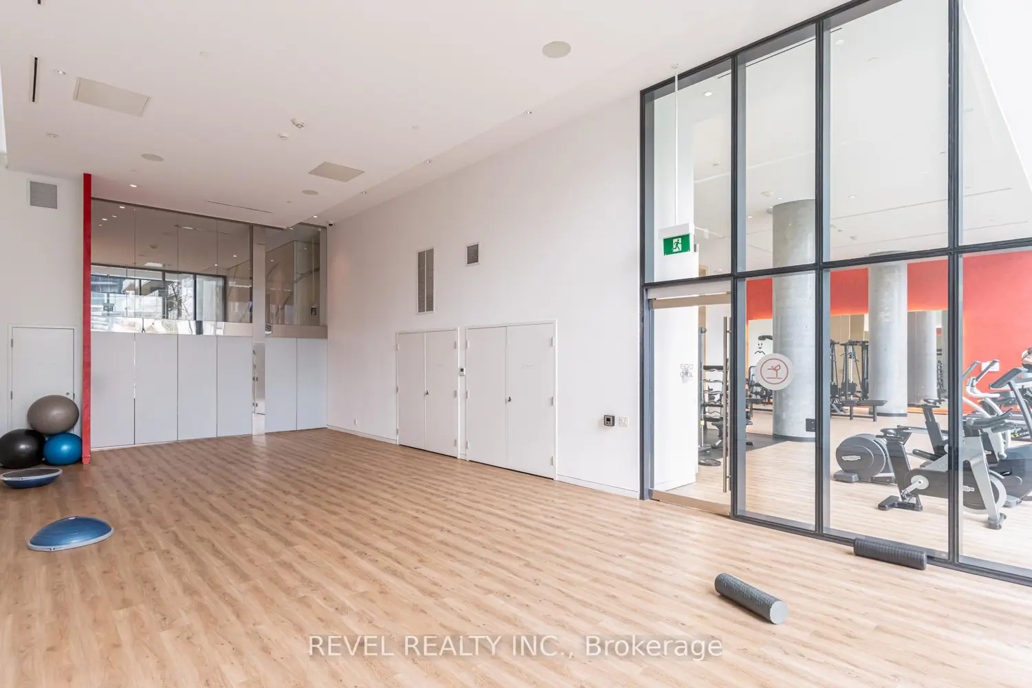 Additional image 18 of 185 Roehampton Avenue 609
