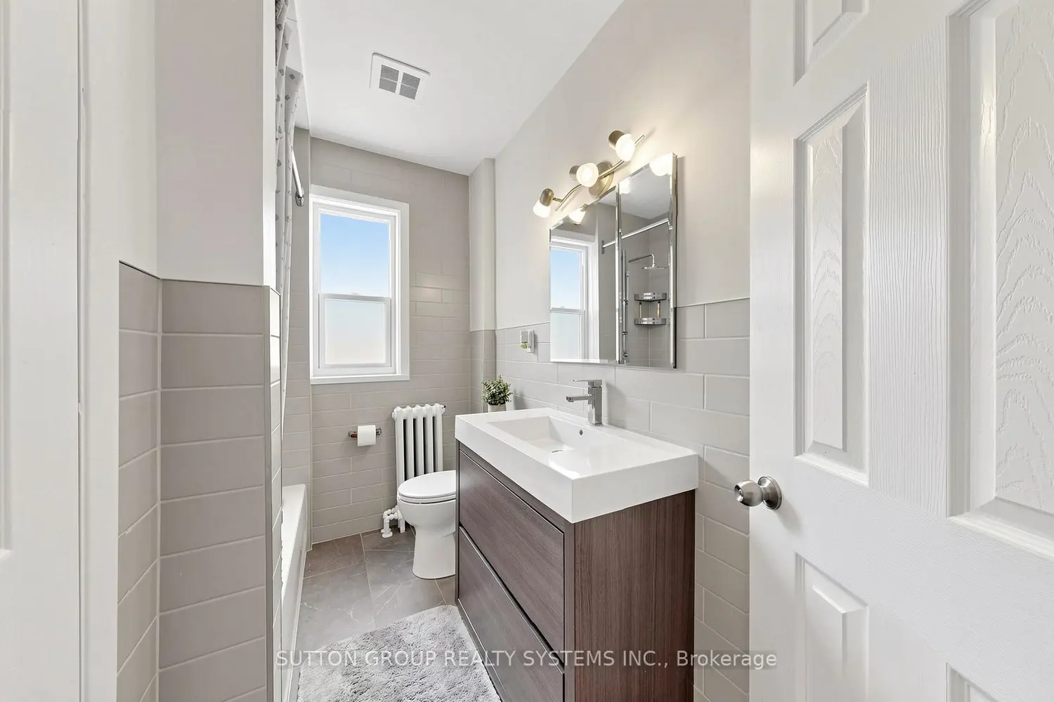 114 Rosemount Avenue photo 5