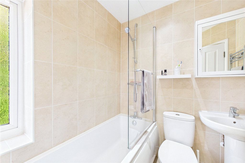 Additional image 11 of 2 bed flat to rentMill Lane, Newbury, Berkshire RG14
