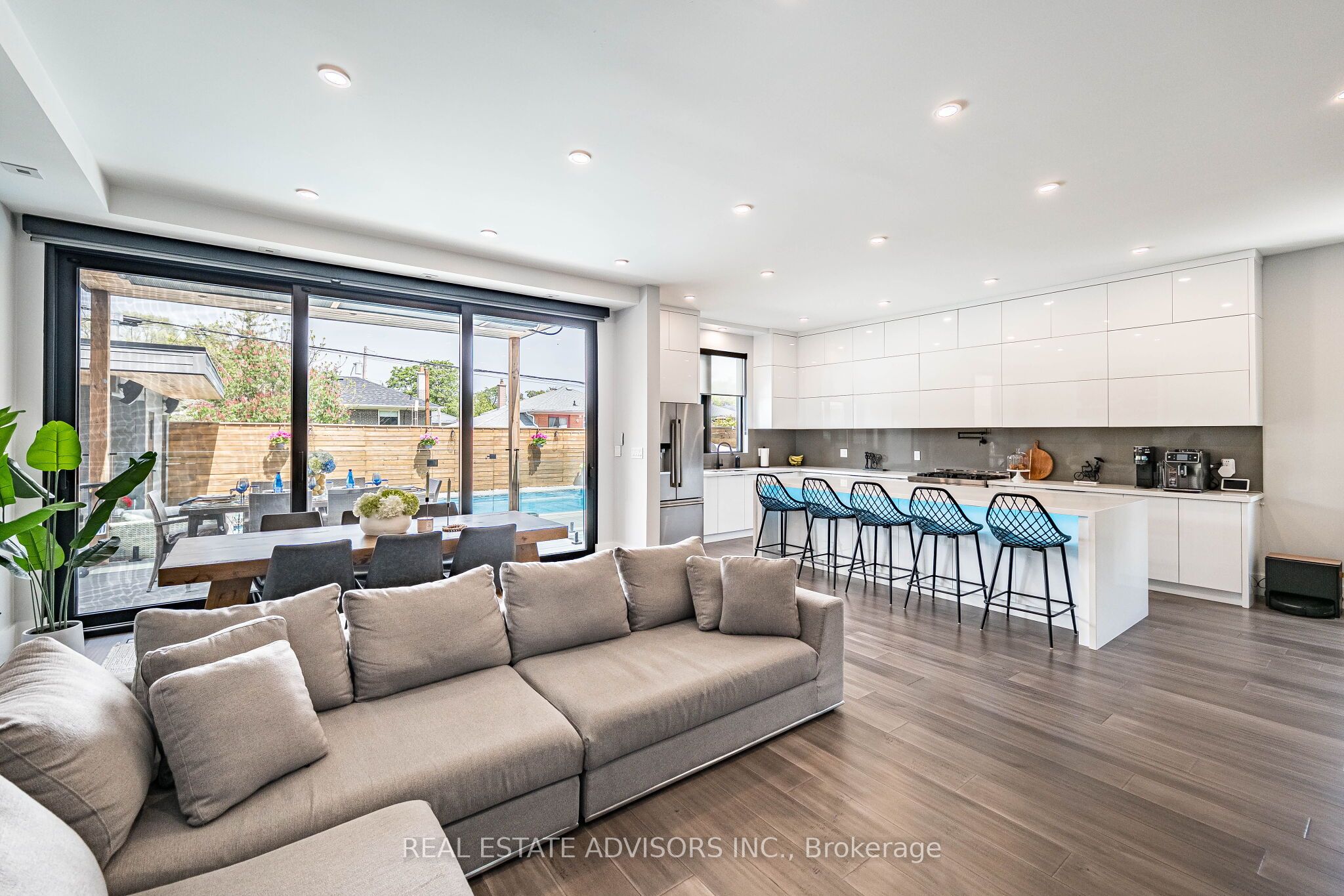 Additional image 6 of 50 Beckwith Road E, Toronto, ON, M9C 3Y1