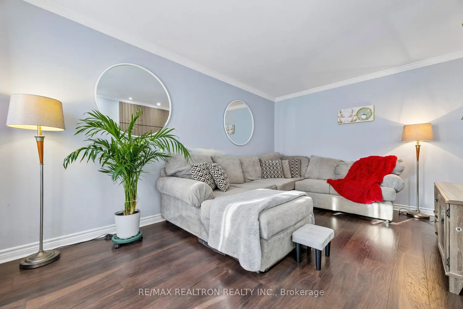 Additional image 10 of 925 Bayly Street 79