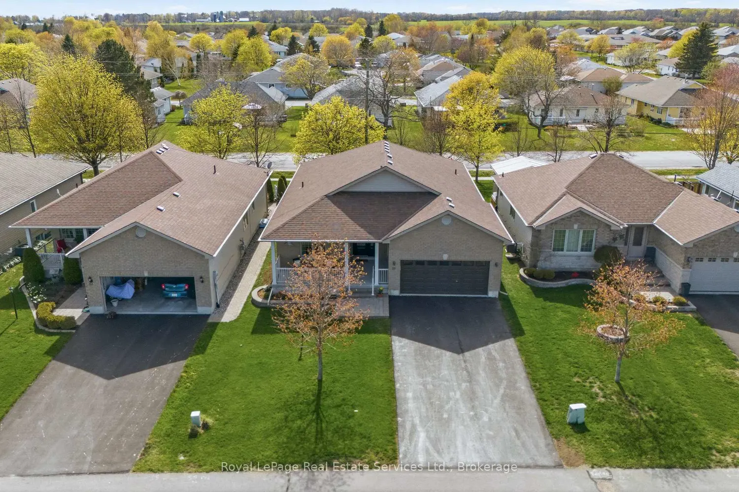 35 Maplehurst Crescent