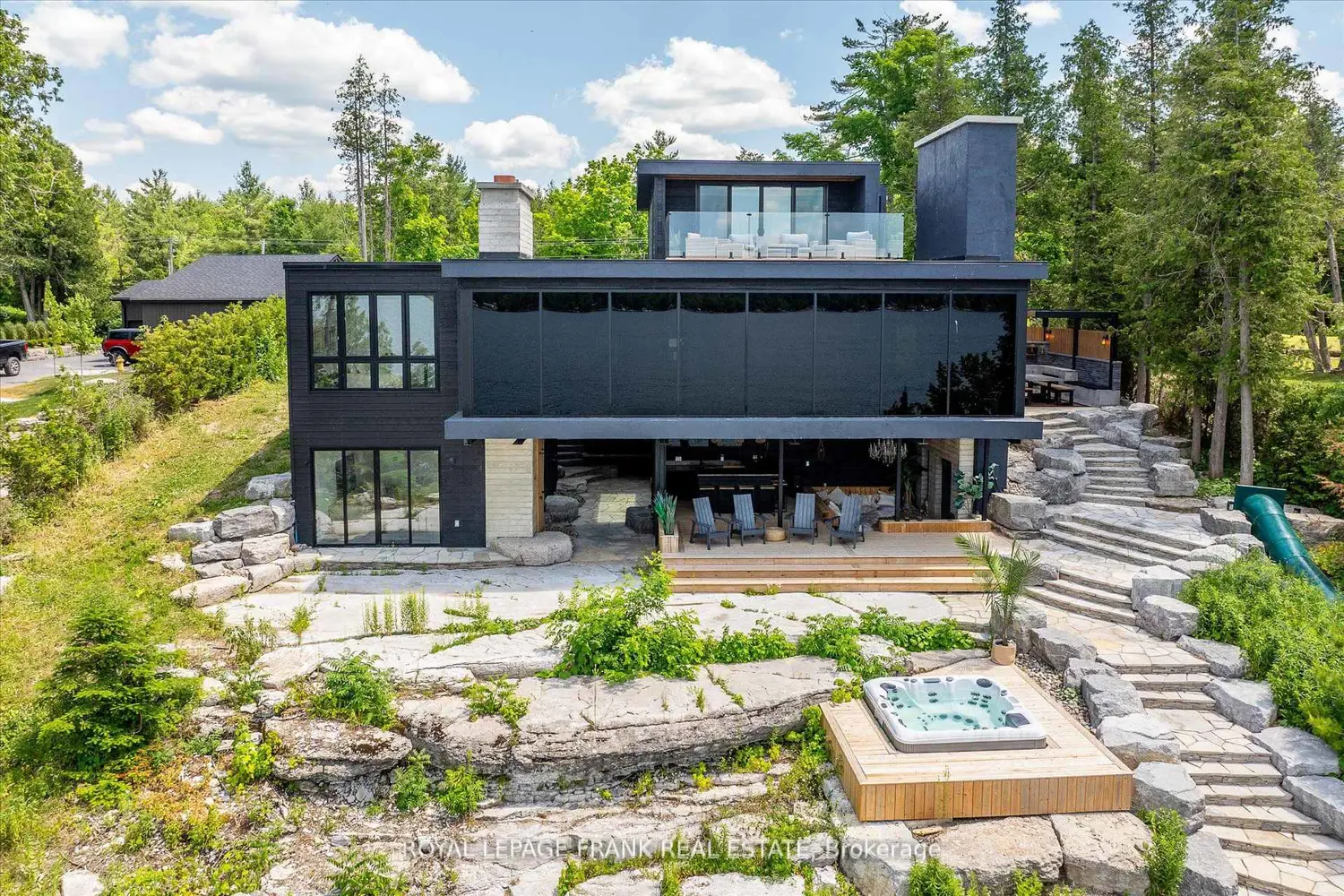 910 Birchview Road photo 3