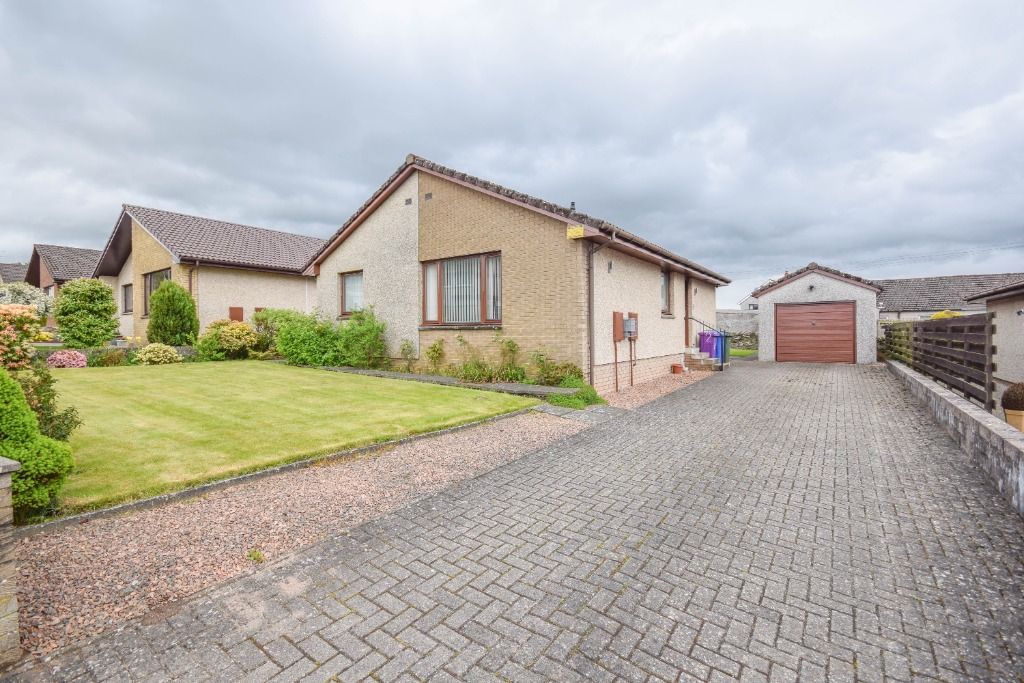 2 bed bungalow to rentLintie Croft, Forfar, Angus DD8