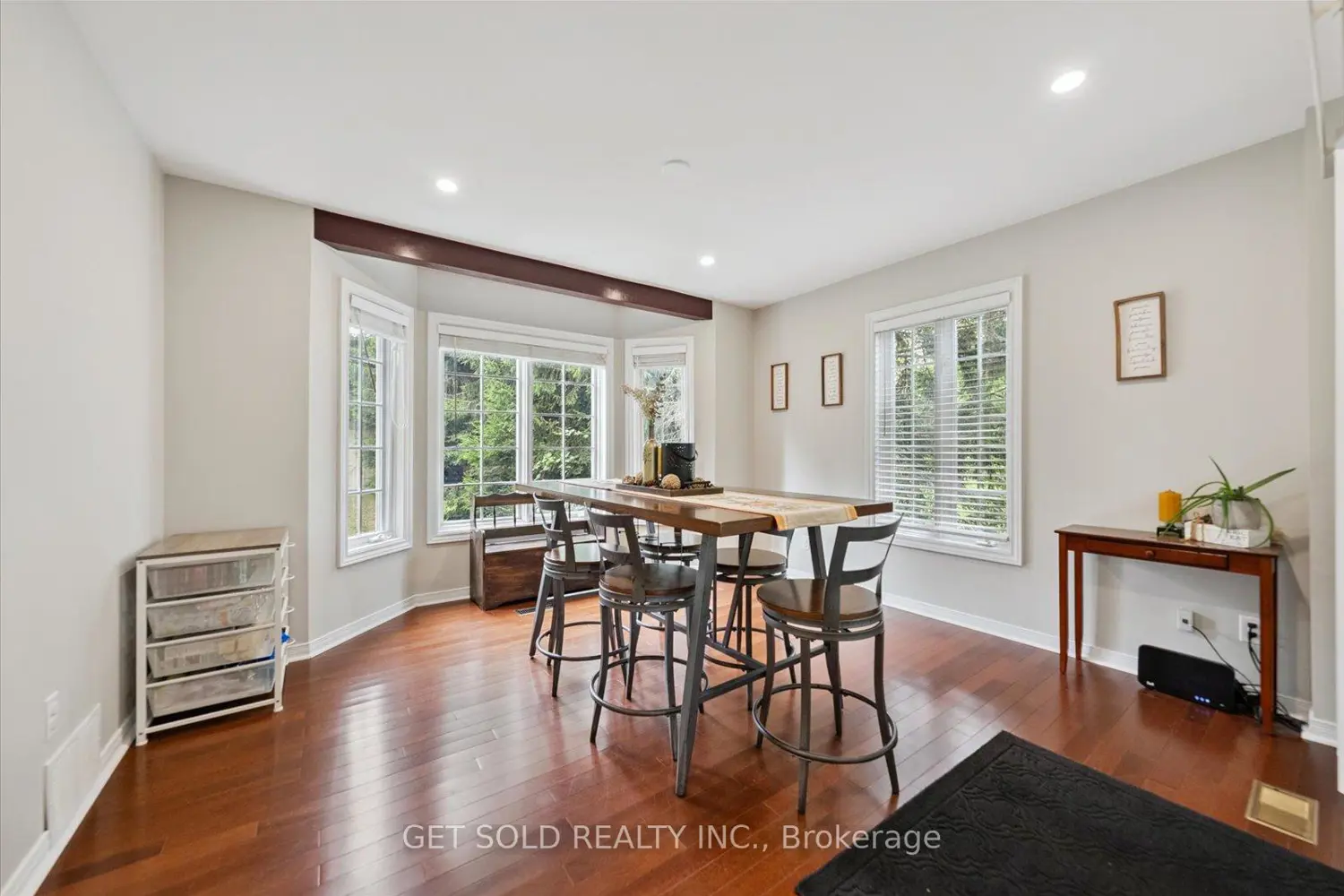 77 Simcoe Road photo 3