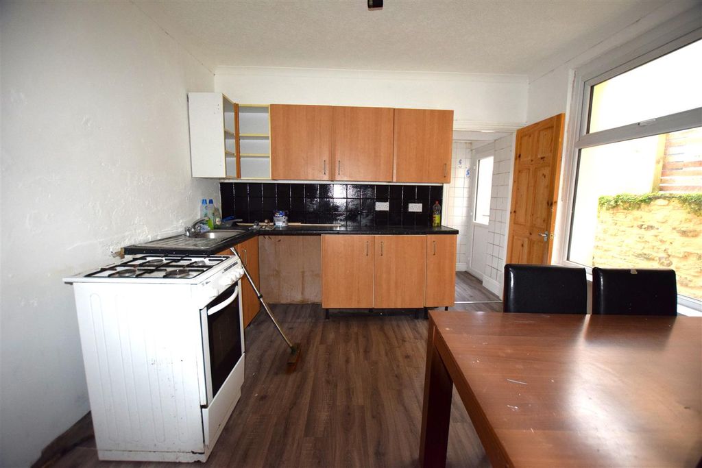 Additional image 4 of 3 bed end terrace house to rentSt. Marys Avenue, Barry CF63