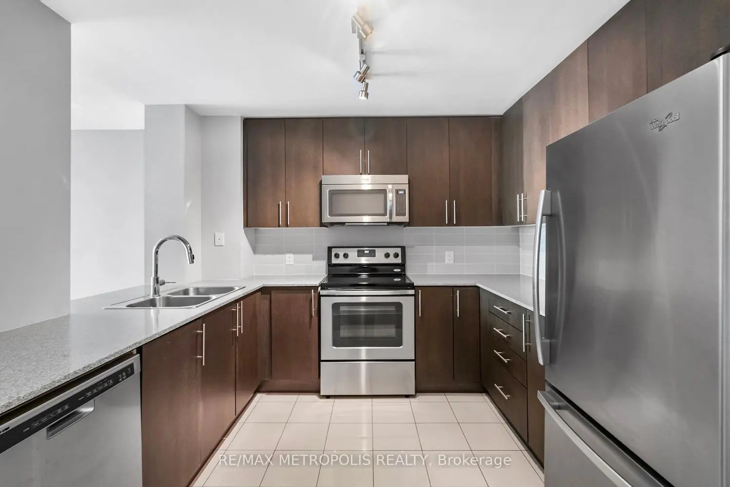 Additional image 3 of 3985 Grand Park Drive 305