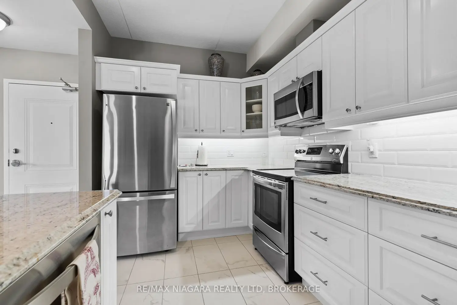 Additional image 5 of 4644 Pettit Avenue 300