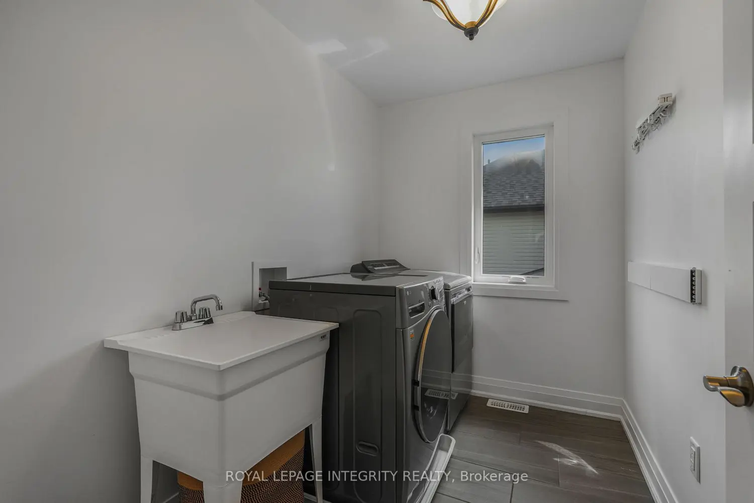 Additional image 12 of 400 Colmar Street