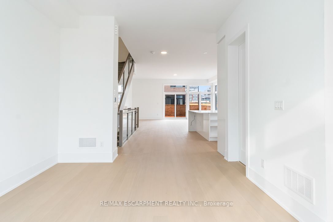 Additional image 6 of 19-20 Lou Parsons Way, Mississauga, ON, L5H 0B2