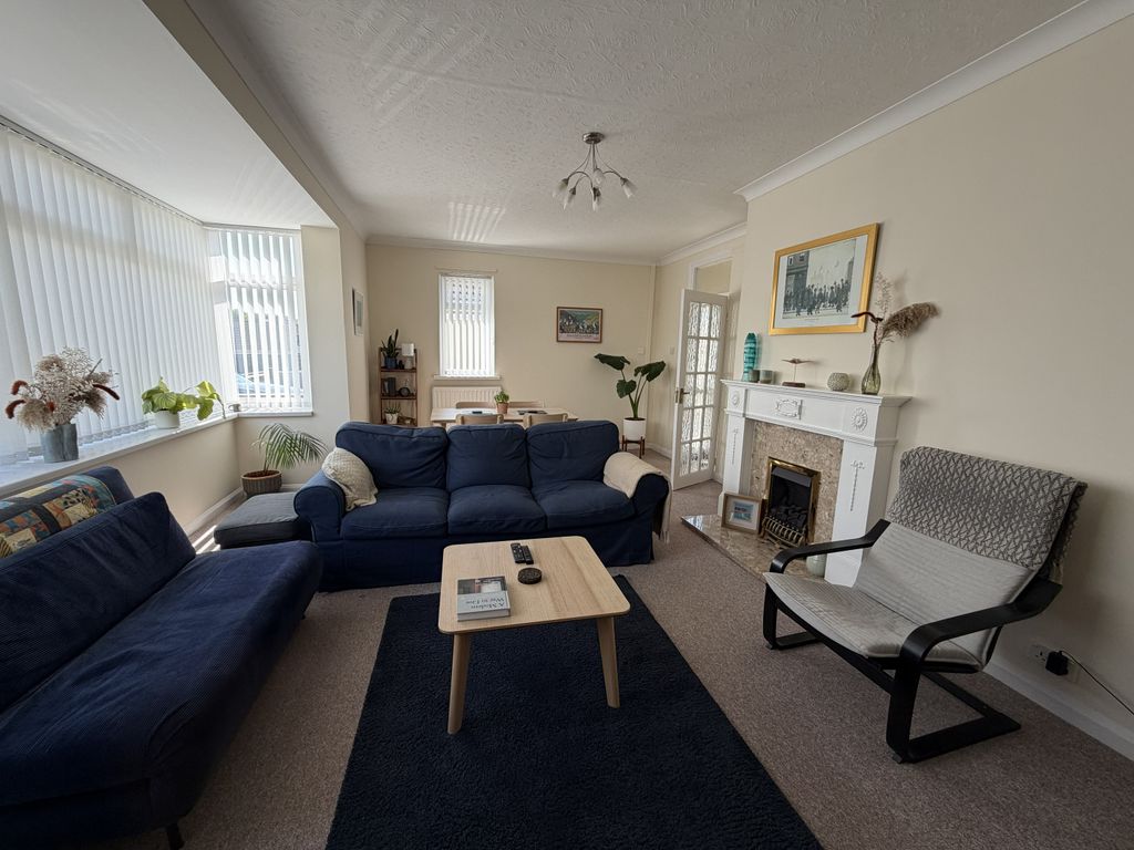 Additional image 2 of 4 bed detached house to rentHazel Close, Porthcawl CF36