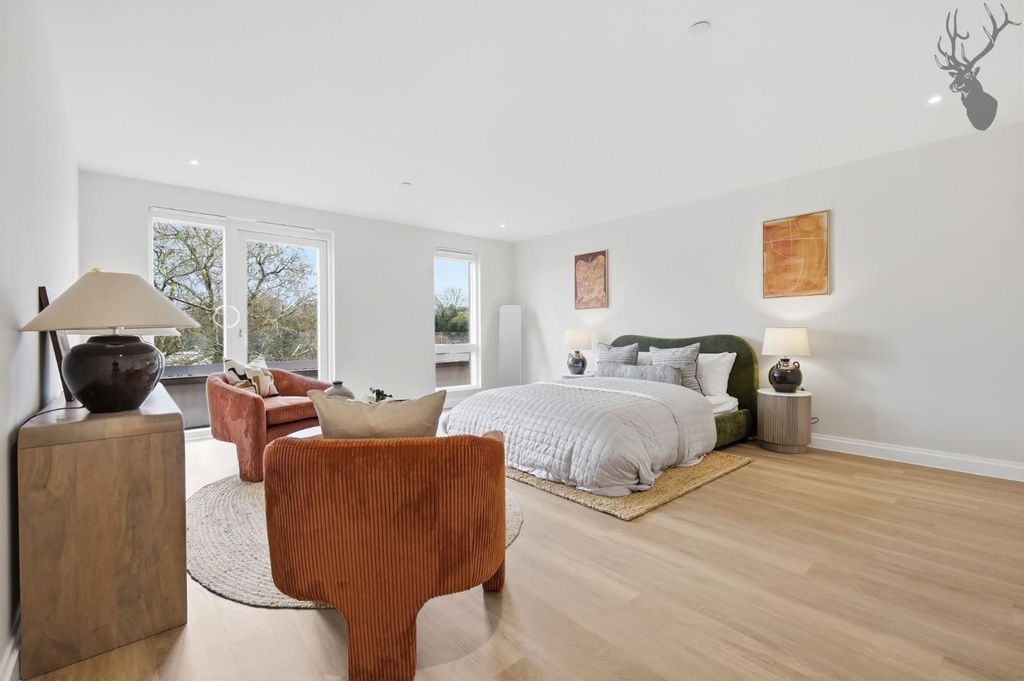 Additional image 11 of 2 bed flat for saleHigh Road, Chigwell IG7