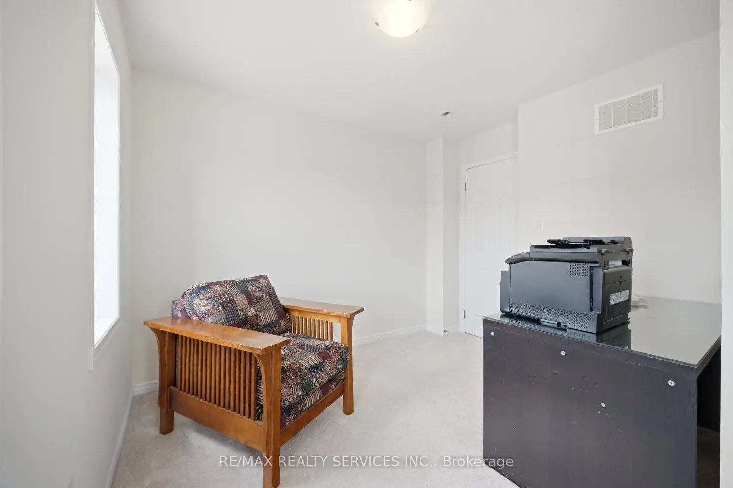 Additional image 11 of 144 Baffin Crescent