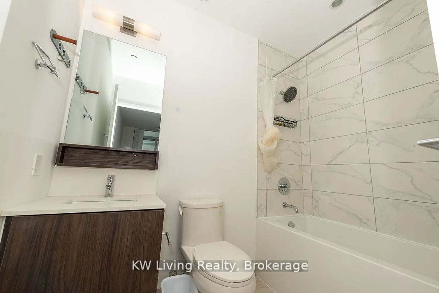 Additional image 10 of 898 Portage Parkway 3302
