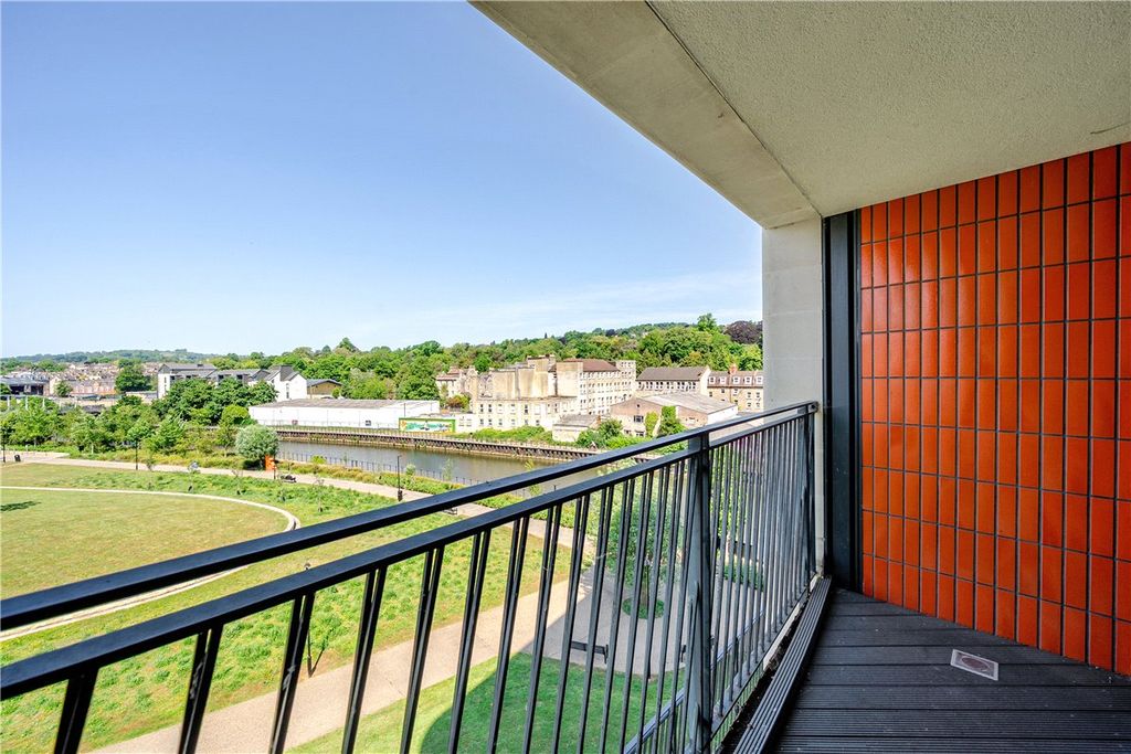 Additional image 10 of 2 bed flat to rentVictoria Bridge Road, Bath, Somerset BA2
