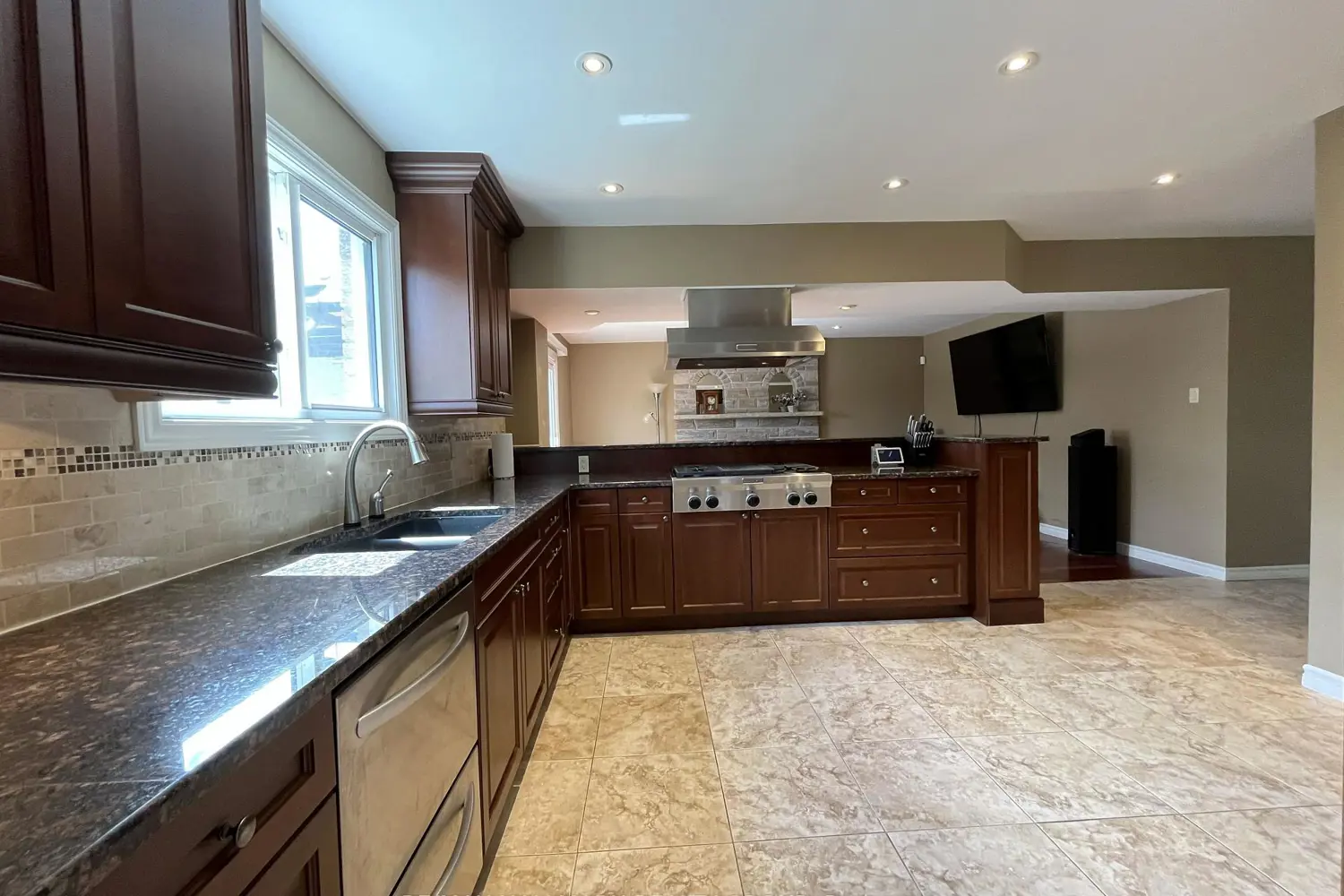 2 Inverness Avenue photo 4