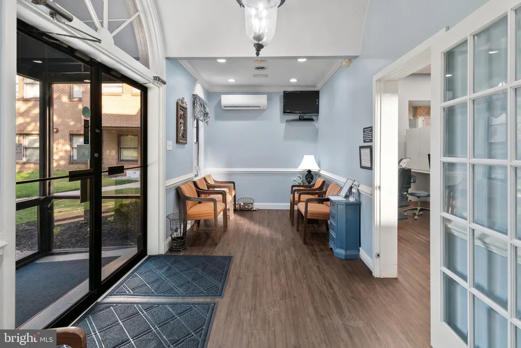 Additional image 5 of 720 Maiden Choice Lane Unit A-B, Baltimore, MD 21229