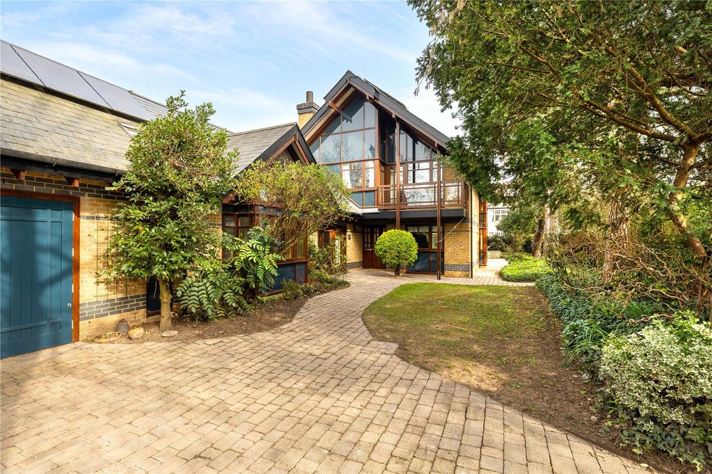 5 bed detached house for saleWordsworth Grove, Cambridge, Cambridgeshire CB3